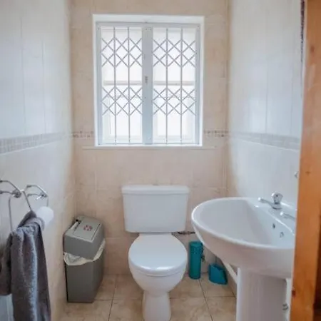 2 Bed On The Main Street