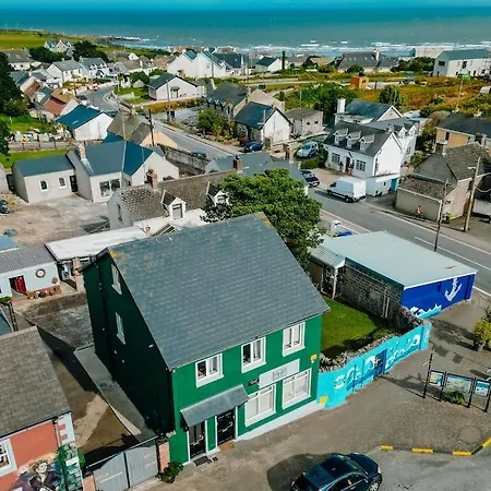 2 Bed On The Main Street Apartmán *