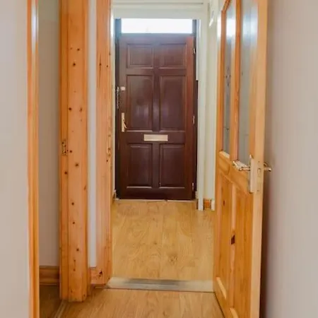 2 Bed On The Main Street Daire Clogherhead