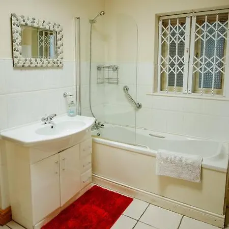 2 Bed On The Main Street * Clogherhead