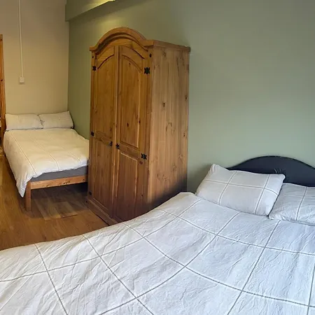 2 Bed On The Main Street *