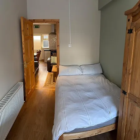 2 Bed On The Main Street * Clogherhead