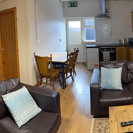 2 Bed On The Main Street *