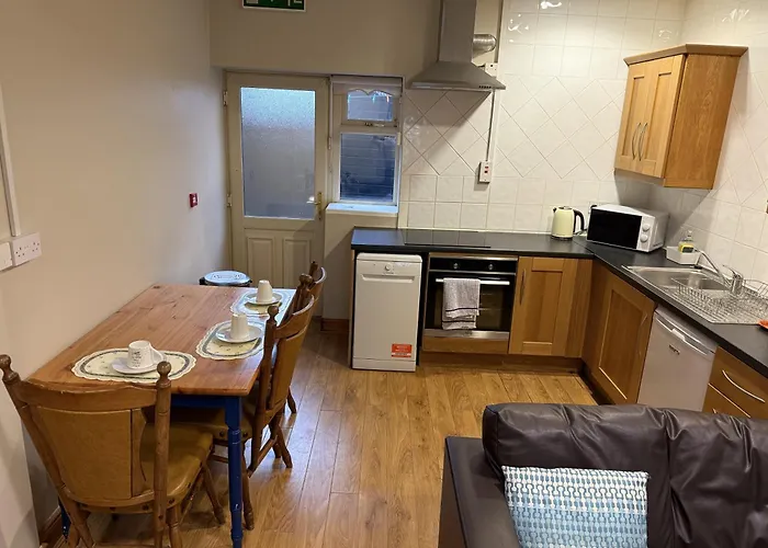 2 Bed On The Main Street *