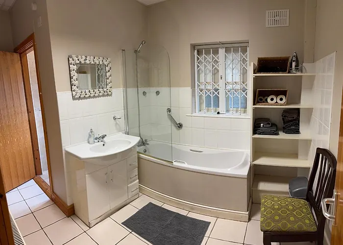 2 Bed On The Main Street *