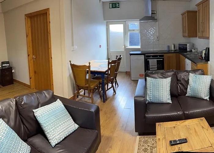 2 Bed On The Main Street *